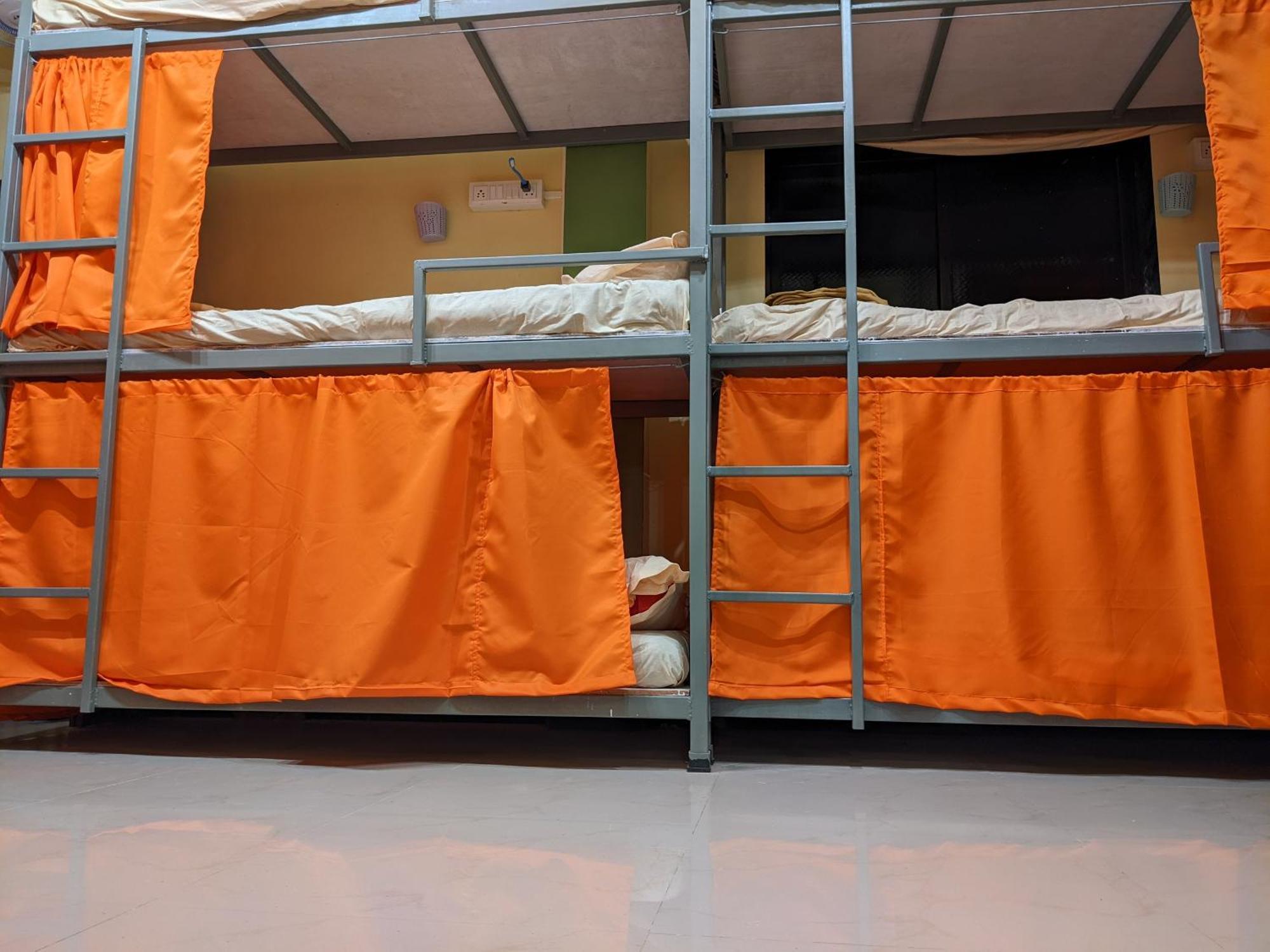Awaara Backpackers Hostel, Алибаг Екстериор снимка